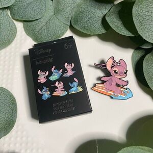 ✨ Disney Loungefly Mystery Pin – Angel Surfing (Lilo & Stitch) ✨